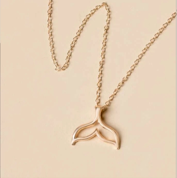 🐬🐬NEW🐬🐬VERY PRETTY!! Dolphin Tail Necklace in GOLD Plating 🐬🐬 - Picture 2 of 14